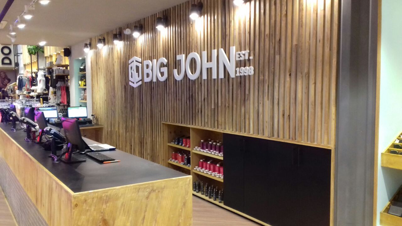 BIG JOHN La Séptima - Caja y mostrador principal